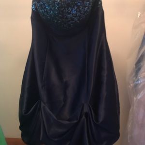 Dresses - Juniors cocktail dress. Size 7! Dresses - Juniors cocktail dress. Size 7!